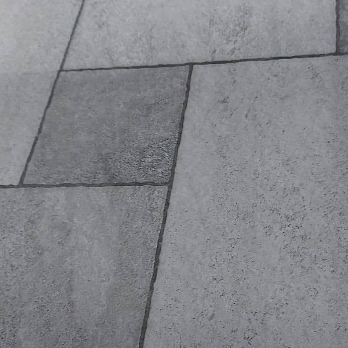 Piso cinza assentado